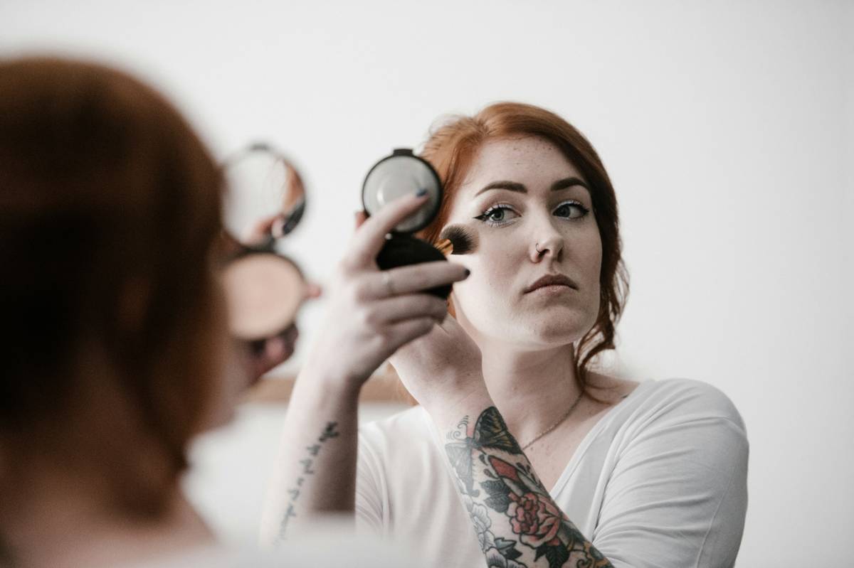 Makeup Application Aid: 7 Proven Tips to Avoid Costly Mistakes